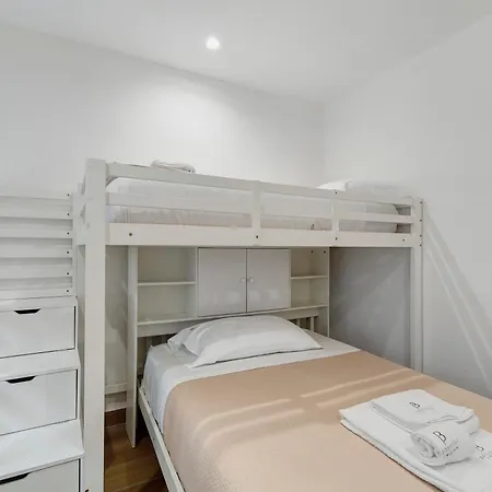 Bro House Apartment
